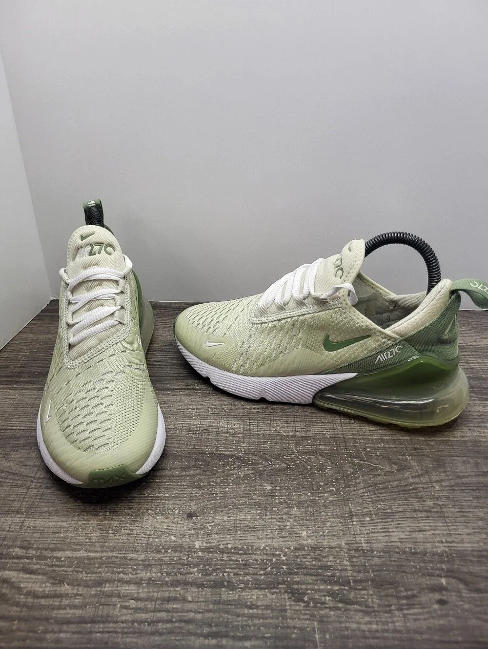 Nike Air Max 270 Sea Glass Oil Green Women's Size 7 Shoes Sneakers FN7101-020 - Picture 1 of 10